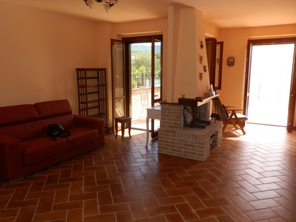 דירות טואורו סול טראסימנו La Loggina Maxi Con 2 Giardini Recintati Privati חדר תמונה