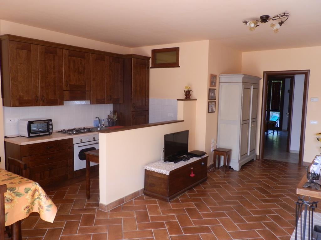 דירות טואורו סול טראסימנו La Loggina Maxi Con 2 Giardini Recintati Privati חדר תמונה